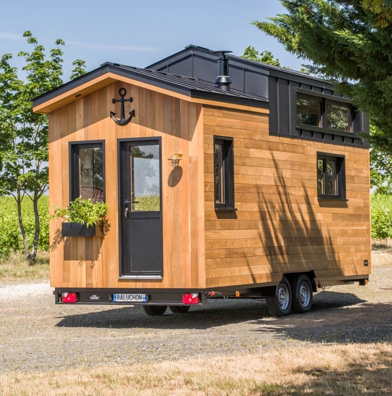 Cute Container House CUTE CONTAINER HOUSE ON WHEELS - TINY HOUSE